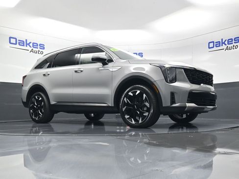 New 2025 Kia Sorento EX w/ Panoramic Sunroof Package AWD/4WD image 44