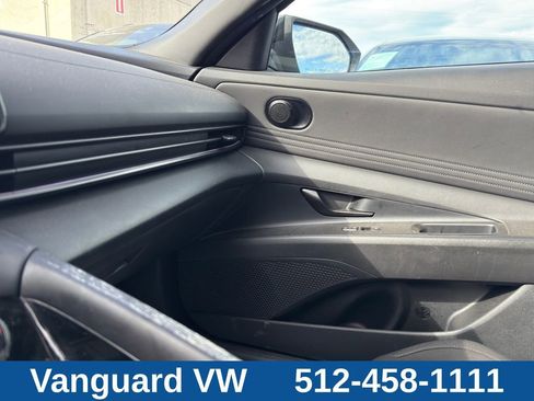 Used 2025 Hyundai Elantra SEL FWD image 22