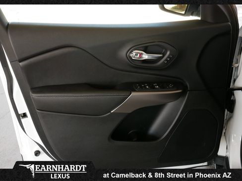 Used 2020 Jeep Cherokee Limited image 6