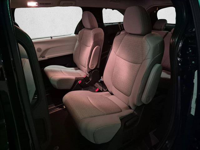 Certified 2026 Toyota Sienna LE FWD image 18