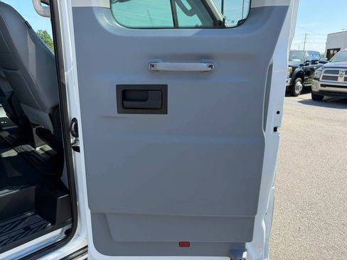 Used 2019 Ford Transit 150 XL RWD image 20