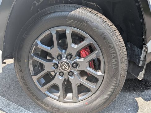 Used 2023 Toyota Tundra Platinum AWD/4WD image 6