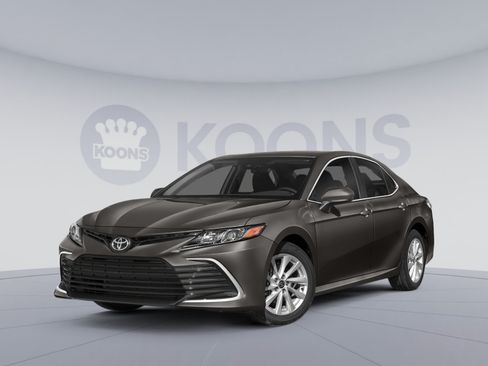 Used 2021 Toyota Camry LE FWD image 1