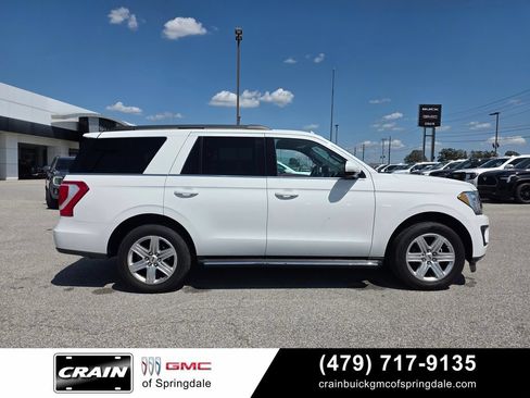 Used 2019 Ford Expedition XLT w/ Equipment Group 202A AWD/4WD image 9