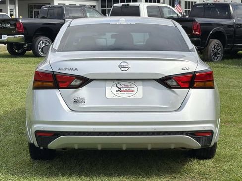 Used 2024 Nissan Altima 2.5 SV FWD image 6