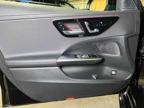 Used 2025 Mercedes-Benz C 300 4MATIC Sedan image 20