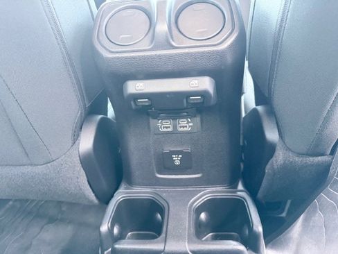Certified 2020 Jeep Gladiator Sport image 25