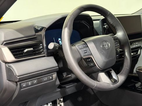 Used 2025 Toyota Camry XSE AWD/4WD image 16