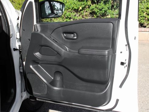 Used 2022 Nissan Frontier S image 35