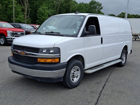 Certified 2024 Chevrolet Express 2500 w/ Driver Convenience Package RWD image 3