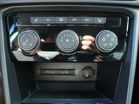 Used 2023 Volkswagen Taos SE image 44