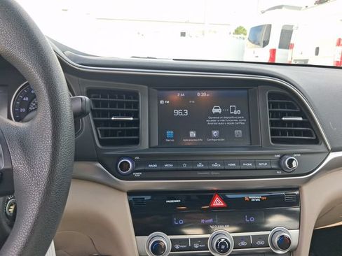 Used 2020 Hyundai Elantra SEL FWD image 18