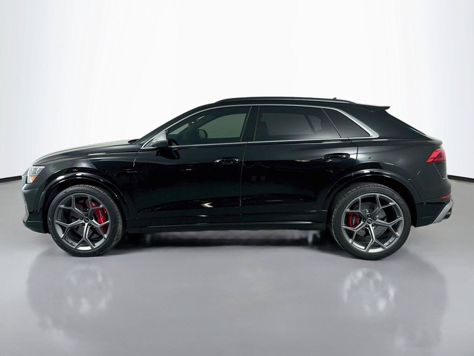 Used 2025 Audi RS Q8 performance AWD/4WD image 2