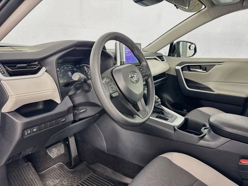 Used 2025 Toyota RAV4 XLE w/ Convenience Package FWD image 12