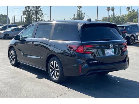 Certified 2026 Honda Odyssey EX-L image 3
