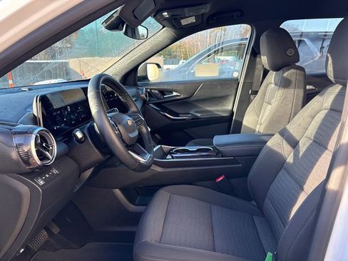 Used 2025 Chevrolet Equinox LT image 35