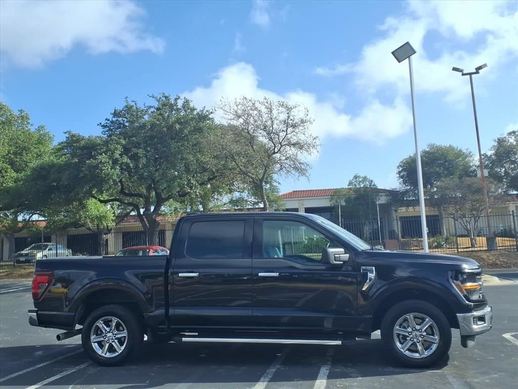 Used 2025 Ford F150 XLT w/ Equipment Group 301A Standard RWD image 3