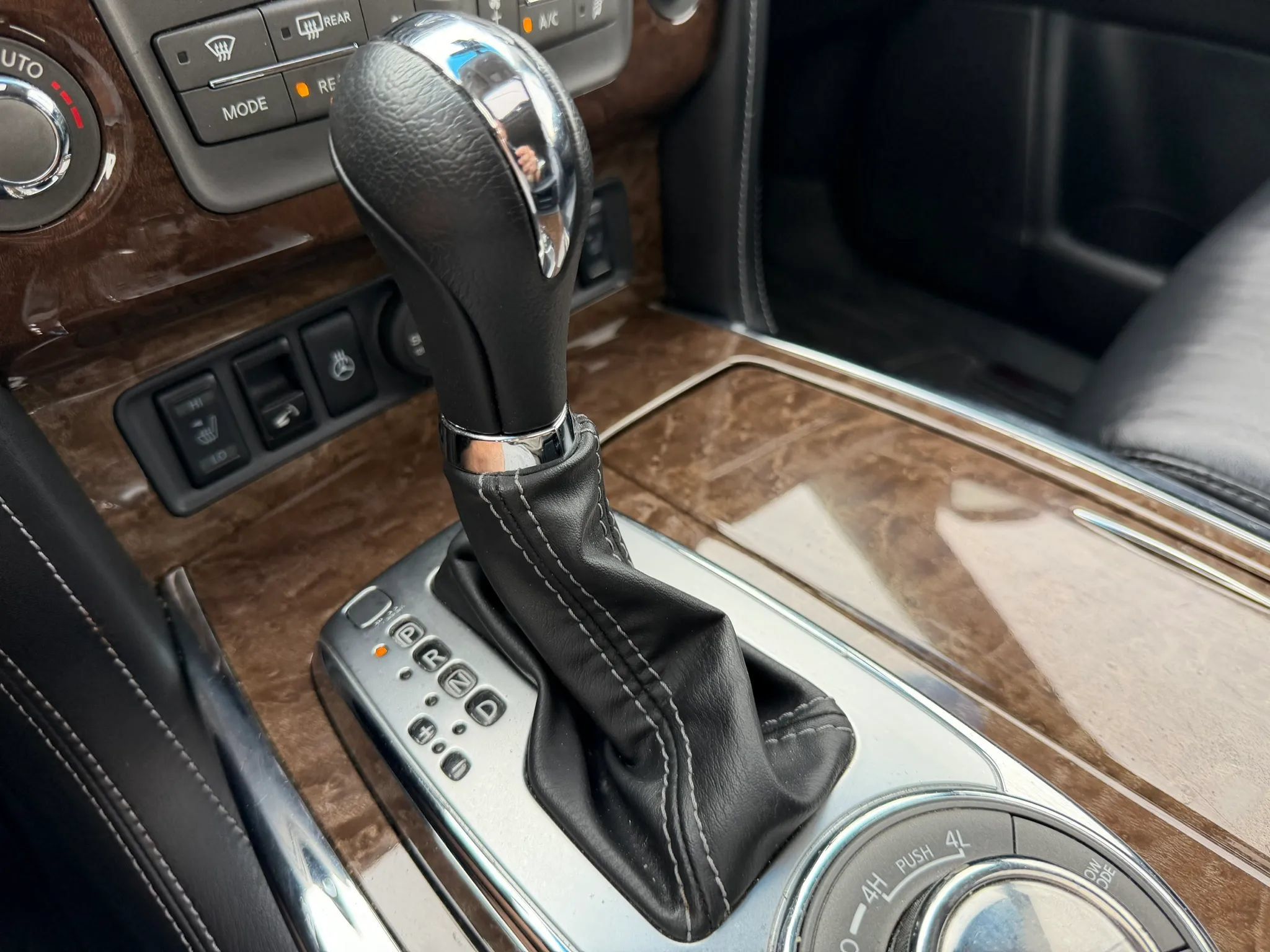 Used 2015 INFINITI QX80 4WD w/ Theater Package image 35