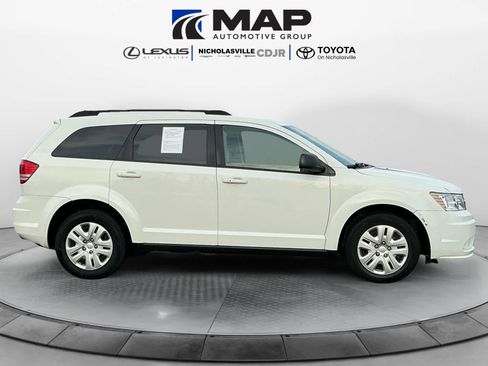 Used 2020 Dodge Journey SE w/ SE Popular Equipment Group image 6
