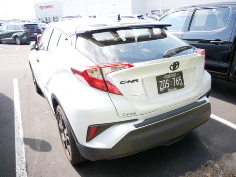 Used 2022 Toyota C-HR Nightshade FWD image 8