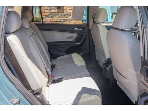 Used 2019 Volkswagen Tiguan SEL AWD/4WD image 19