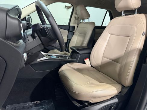 Used 2020 Ford Explorer XLT w/ Equipment Group 202A AWD/4WD image 5