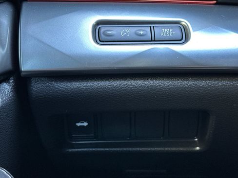 Used 2022 Nissan Maxima SV w/ Floor Mat Group FWD image 31