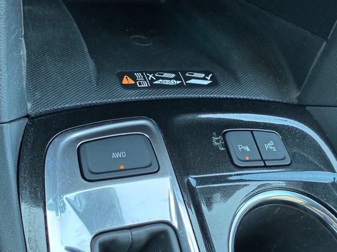 Used 2024 Chevrolet Equinox Premier AWD/4WD image 22