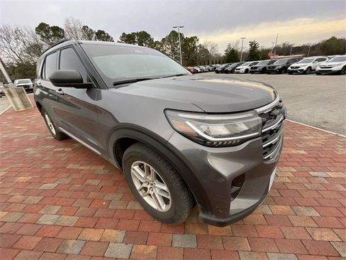 Used 2025 Ford Explorer Active w/ Active Comfort Package image 23