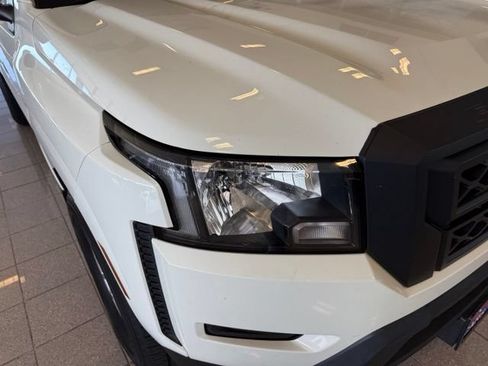 Used 2022 Nissan Frontier S w/ Technology Package RWD image 9
