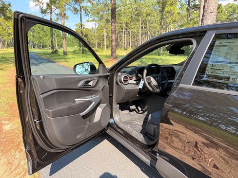New 2026 Chevrolet Trax RS w/ Driver Confidence Package FWD image 11