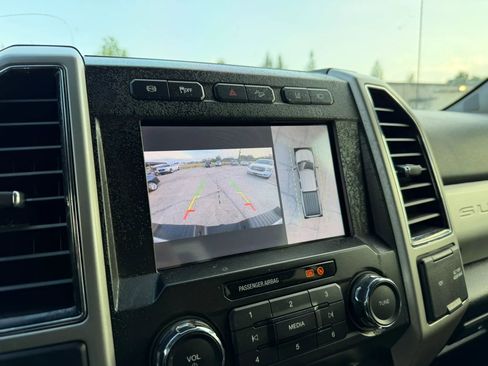 Used 2020 Ford F250 Lariat w/ Lariat Ultimate Package AWD/4WD image 13