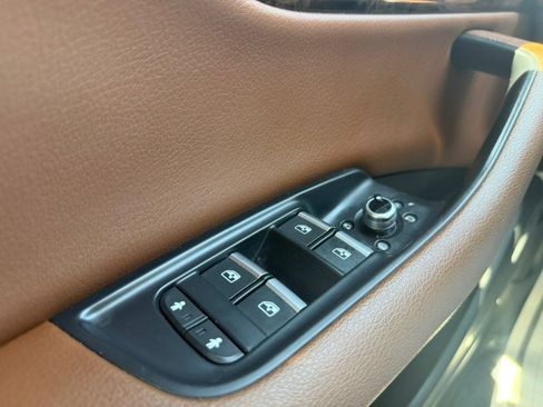 Used 2018 Audi Q7 3.0T Prestige AWD/4WD image 30