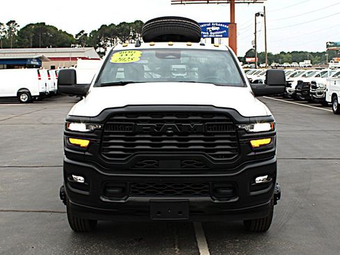 Used 2025 RAM 3500 Tradesman w/ Cold Weather Group AWD/4WD image 8