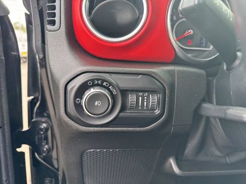 Used 2019 Jeep Wrangler Unlimited Rubicon AWD/4WD image 10