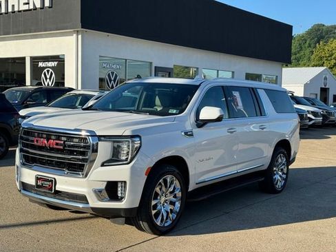 Used 2022 GMC Yukon XL SLT w/ SLT Luxury Package AWD/4WD image 1