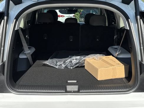 New 2026 Hyundai Ioniq 9 SE AWD/4WD image 16