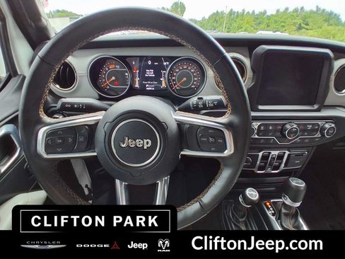 Used 2022 Jeep Wrangler Unlimited Sahara AWD/4WD image 20