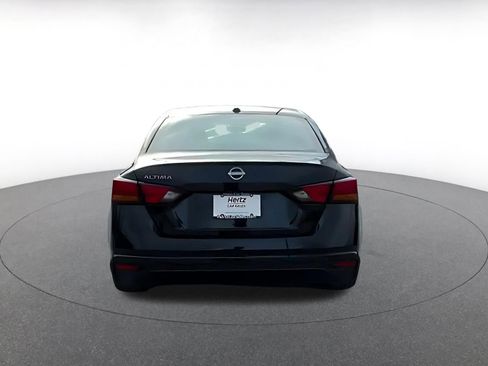 Used 2025 Nissan Altima 2.5 SV image 12