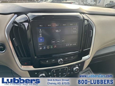 Used 2022 Chevrolet Traverse Premier image 16