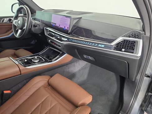 Used 2024 BMW X5 sDrive40i w/ M Sport Package RWD image 43
