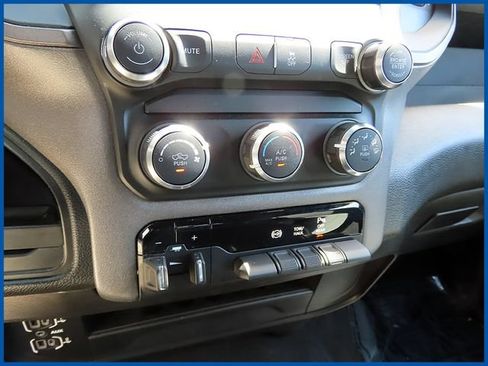 Certified 2021 RAM 2500 Tradesman AWD/4WD image 17
