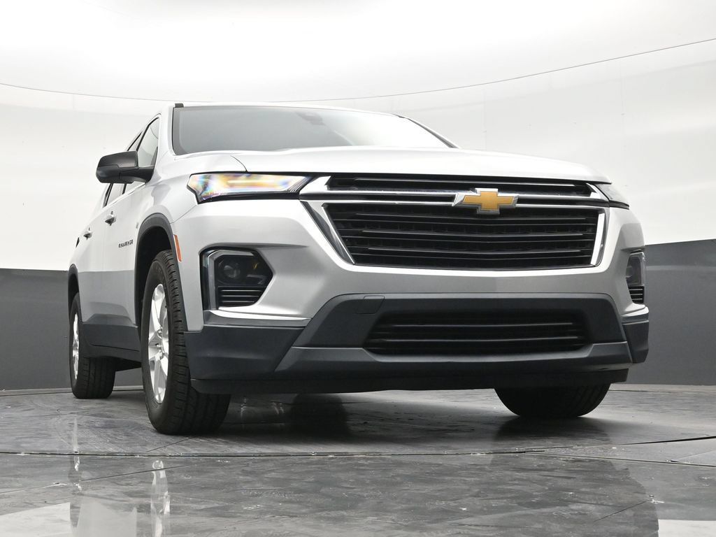 Used 2022 Chevrolet Traverse LS FWD image 25