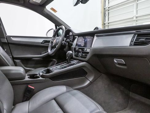 Used 2022 Porsche Macan GTS AWD/4WD image 13