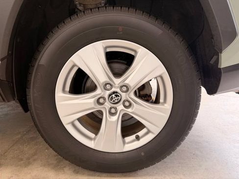 Used 2020 Toyota RAV4 XLE w/ Convenience Package AWD/4WD image 15