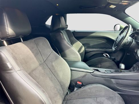 Used 2023 Dodge Challenger R/T w/ Plus Package image 28