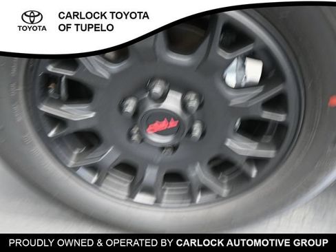 Used 2025 Toyota Tacoma SR5 AWD/4WD image 26