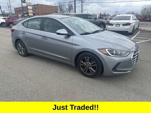Used 2017 Hyundai Elantra SE image 1