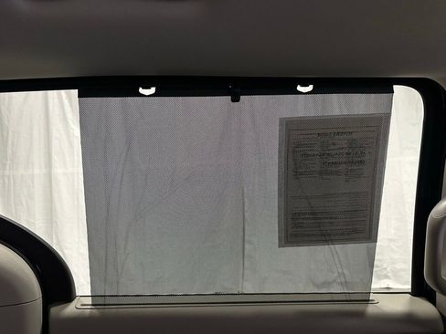 Used 2023 Chrysler Pacifica Touring-L image 43