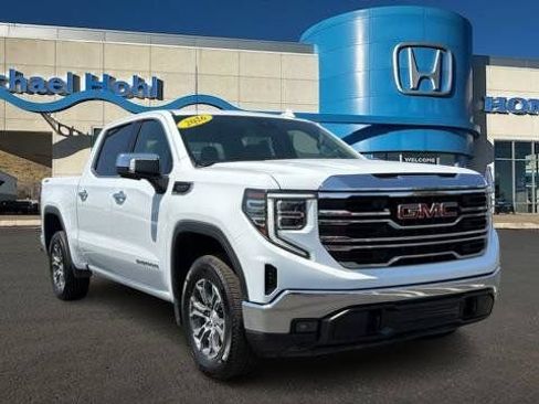 Used 2026 GMC Sierra 1500 SLT AWD/4WD image 1